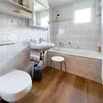 Appartement Swissme - 100qm - Balkon - 2 Baeder - Parkplatz - Fussbodenheizung *