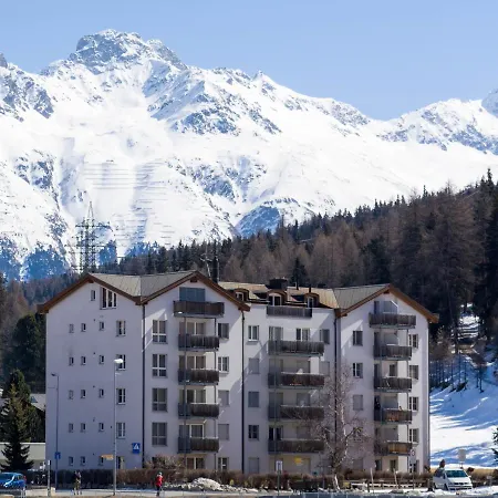 Swissme - 100qm - Balkon - 2 Baeder - Parkplatz - Fussbodenheizung Daire