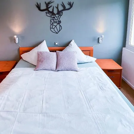 Appartamento Swissme - 100qm - Balkon - 2 Baeder - Parkplatz - Fussbodenheizung