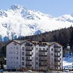 Swissme - 100qm - Balkon - 2 Baeder - Parkplatz - Fussbodenheizung Lägenhet