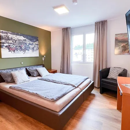 Lägenhet Swissme - 100qm - Balkon - 2 Baeder - Parkplatz - Fussbodenheizung *